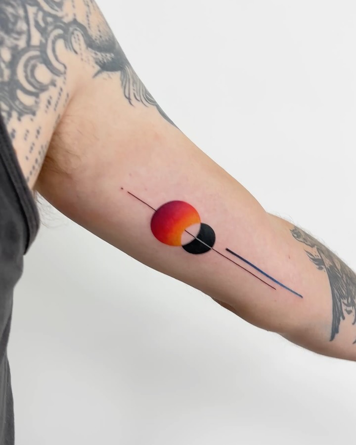 IDA   |   Minimal abstract tattoo