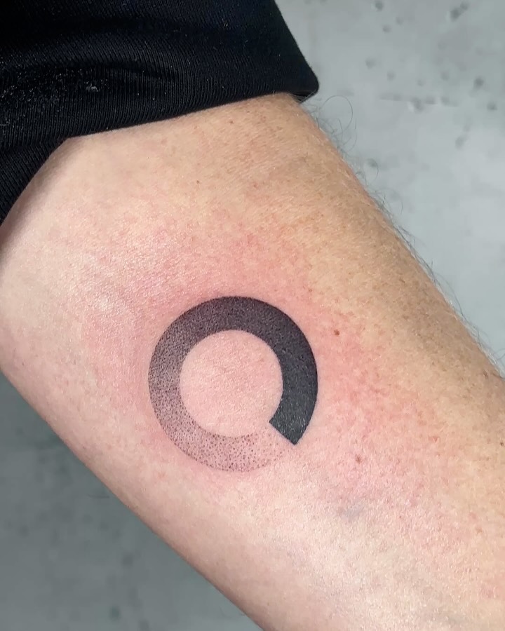 IDA   |   Minimal abstract tattoo