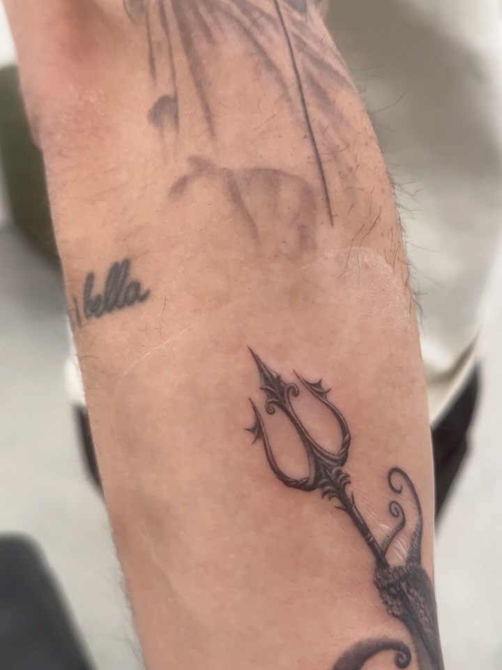ata | Tattoo Artist
