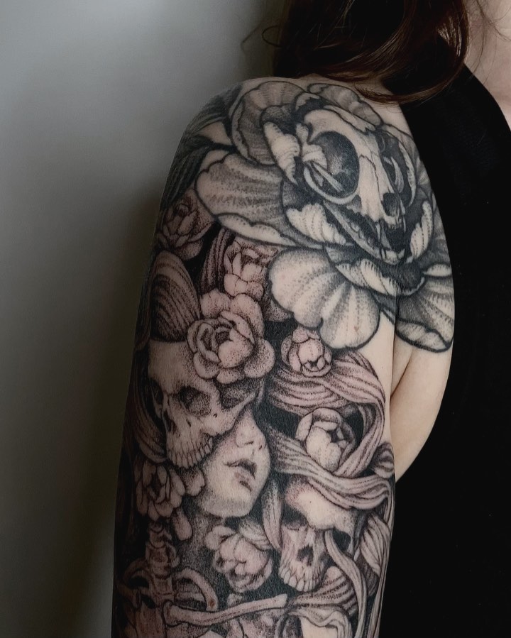 Clarisse Amour • Tattooist
