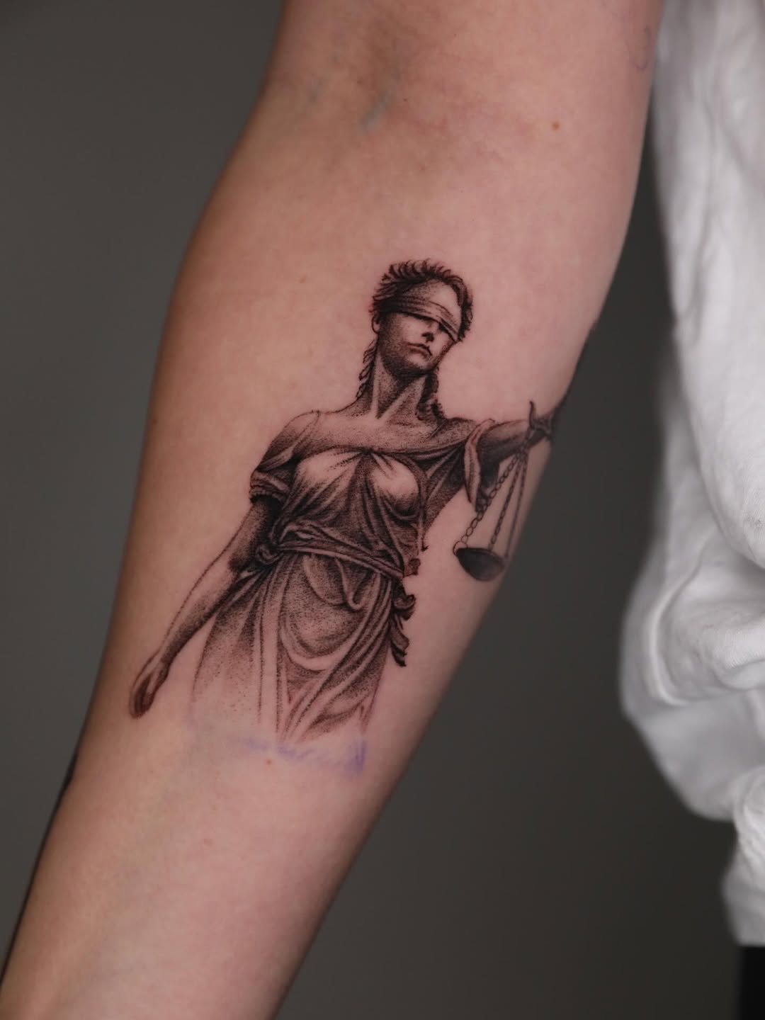ata | Tattoo Artist